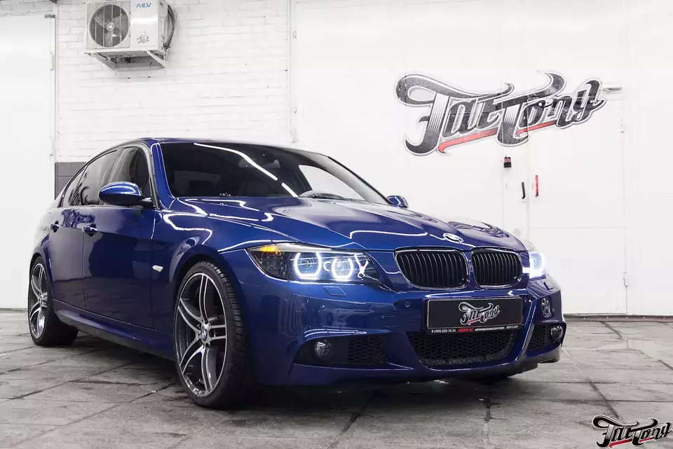 BMW 3. Окрас масок фар в черный глянец и изготовление ангельских глазок.